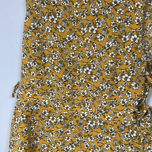 Super Cute Divided by H&M Mustard Floral Sleeveless Dress US Size 10, Side Ties - Picture 5 of 8
